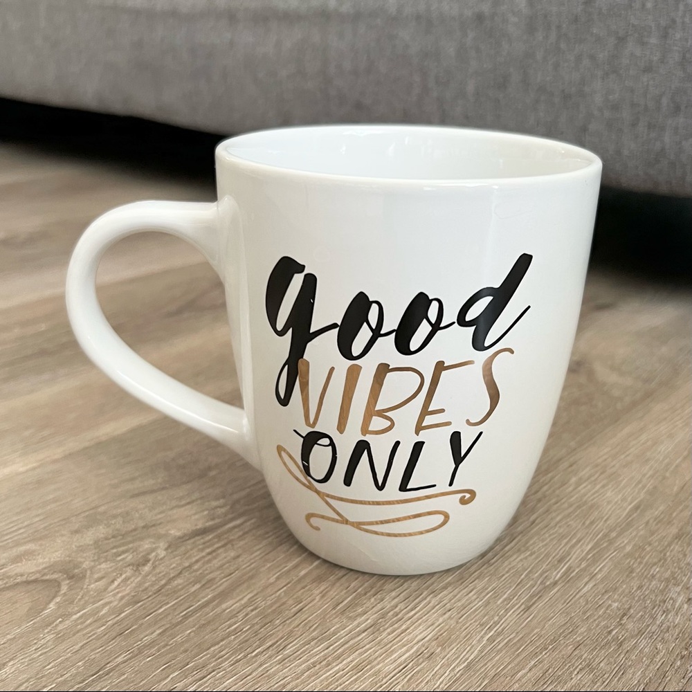 (❤️3/$30) “Good Vibes Only” Large Mug